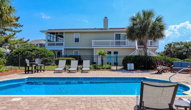 Pop's Place in the private gated community of Inlet Harbour