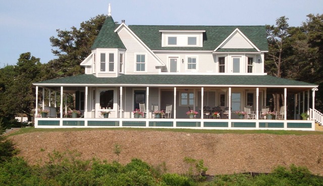 Popham Beachfront and Oceanfront Charming Victorian