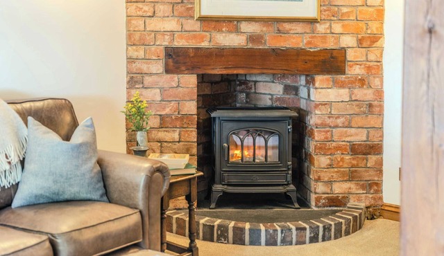 Poplar Cottage | Sleeps 3 | Near Broadway