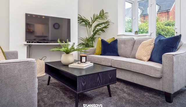 Poplar House | by Truestays ® Serviced Accommodation