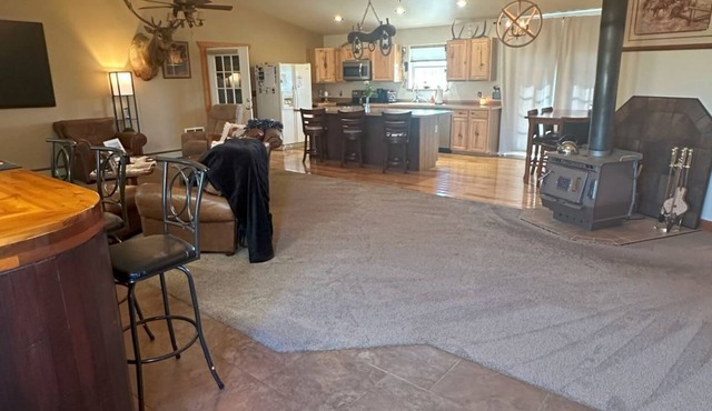 POPPI'S STORY - Country living, 4 miles from town