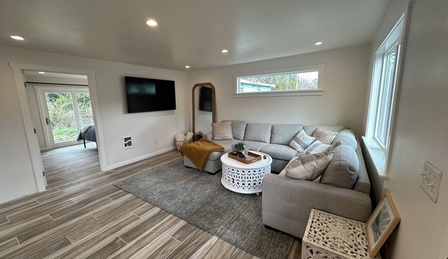 Poppies Coastal Cottage