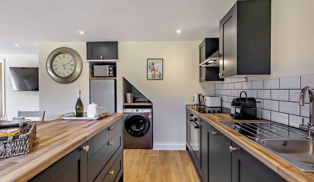 Popps Barn - Two Bedroom House, Sleeps 4