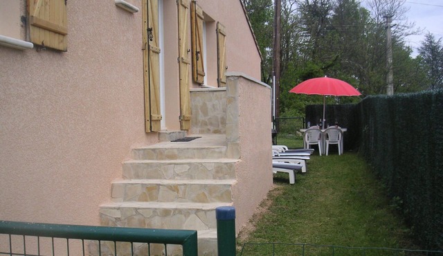 Poppy gîte in quiet Southern Ardèche