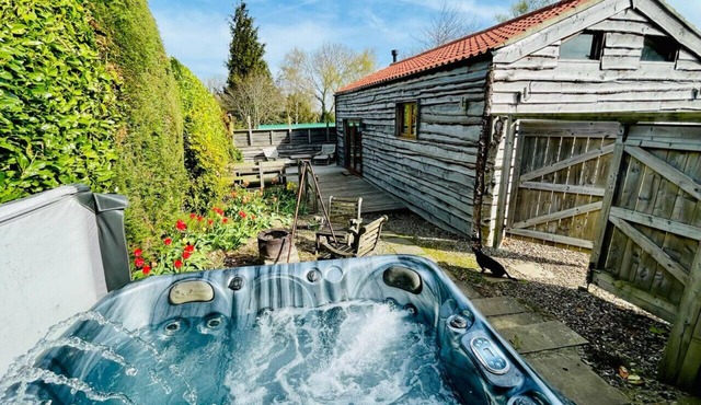 Poppy Lodge - One Bedroom House, Sleeps 2