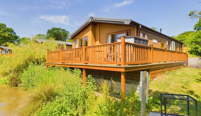 Poppy Lodge perfect for Bird Watching & Stargazing