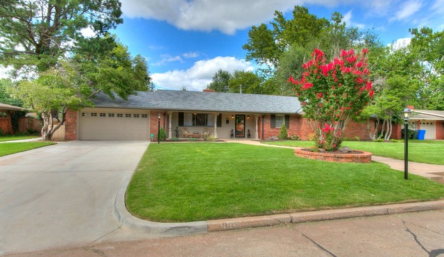 Poppy's Place - Campus Home w/Pool