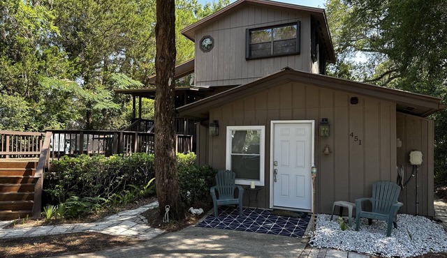 Poppy's Place is your unique Steinhatchee destination with river/gulf access