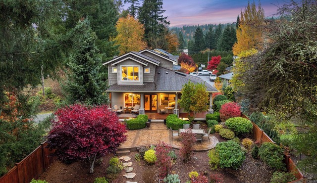 Poppyrosa Estate with mountain views minutes from Seattle, Bellevue, Sea-Tac