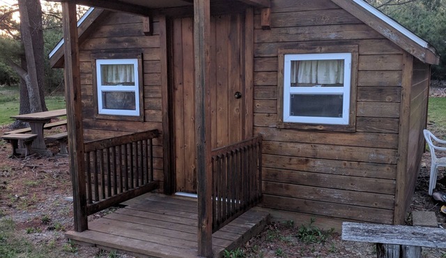 Poppy’s Cabin on Pond in Finger Lakes Region