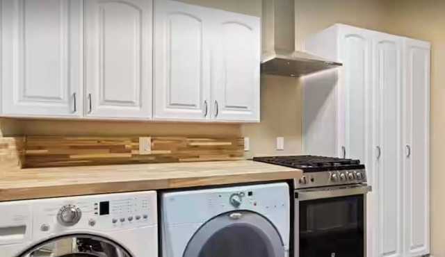 Poppy’s Place: Charming 2-bedroom apartment with WiFi, AC in delightful Austin