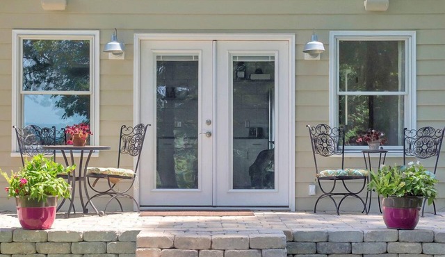 Pop’s Cottage. A private and serene setting in the country 10 minutes from UVa