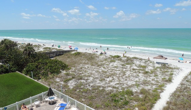 Popular Beachfront Condo w/Pool & Beach Gear Provided