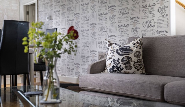 ★ Popular Family Friendly, Safe, Many Amenities, 3 bedrms/3 baths/WIFI/Parking ★