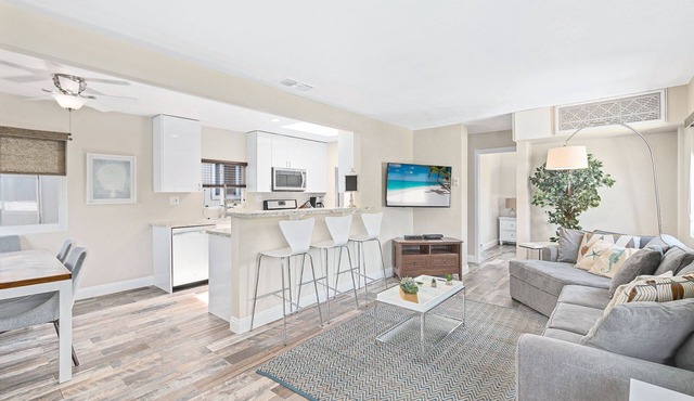 Popular Newport Dream Vacation Home | Rear Upstairs Unit w/AC! | Flanked by Ocean & Harbor
