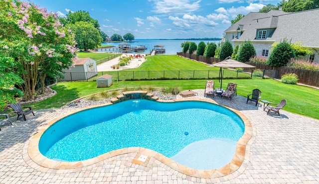 Popular Pet Friendly Lake Home! Pool, Hot Tub & Sandy Beach! Book Summer '26 NOW