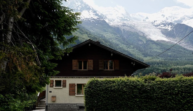 Popular, Stylish Chalet. Exceptional location with stunning Mont Blanc views.