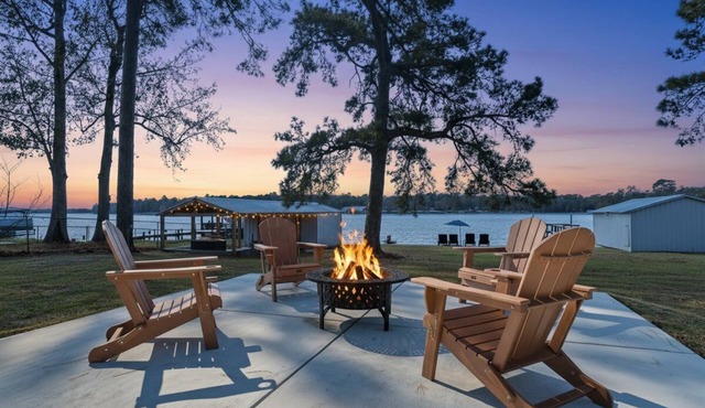 Porch and Paddle Lakehouse