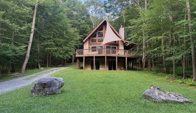 Porch Paradise: Lake Access, Pet-Friendly, and Ultimate Family Fun – Sleeps 13!