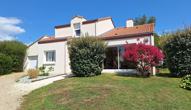Pornic is all within walking distance: the old port, the sea, the Château and the shops.