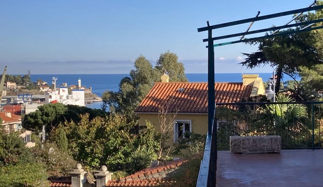 Port and sea view apartment with large terrace