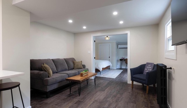 Port Beach Retreat - Modern & Cozy Stay!