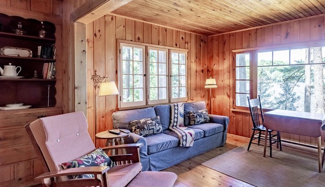 Port Carling! On Rosseau 4 bdrm, 2 bath! Sunsets! New Dock!