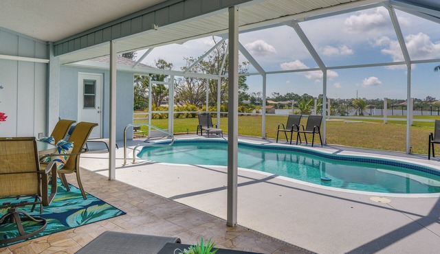 Port Charlotte Home w/Pool - 8 Mi to Beaches!
