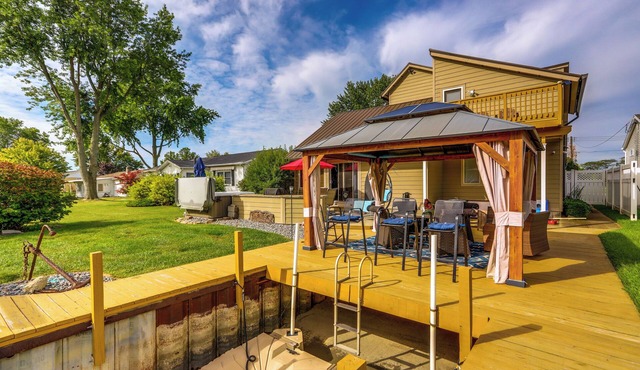 Port Clinton Home w/Private Dock + Gazebo!