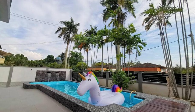 Port Dickson Pool Villa - Ruma66 (Up to 22 Pax)