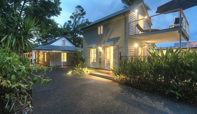 Port Douglas Cottage and Lodge
