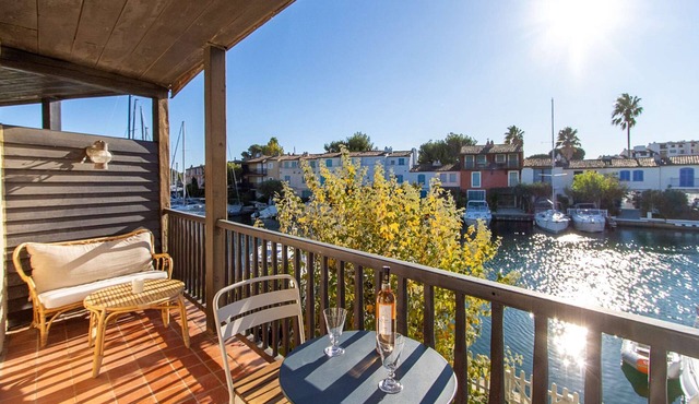 PORT GRIMAUD Beautiful renovated 2-room apartment - WIFI