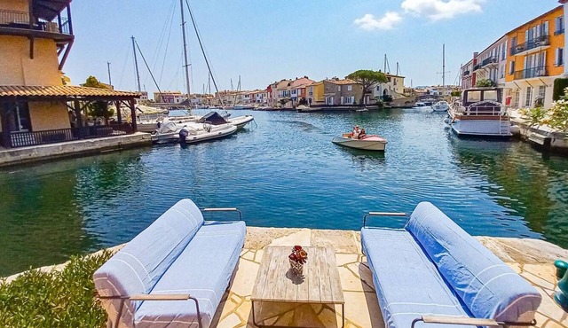 PORT GRIMAUD Magnificent renovated apartment - terraces and 9m mooring