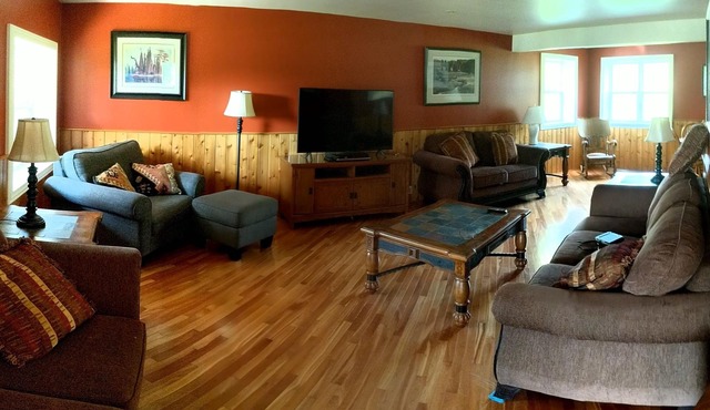 Port Loring Vacation Home with Starlink