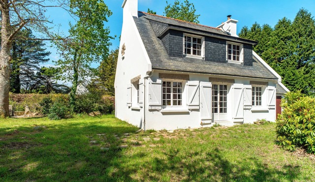 Port Manech house 400 m from the beach, Pouldon cove 100 m away, small river view