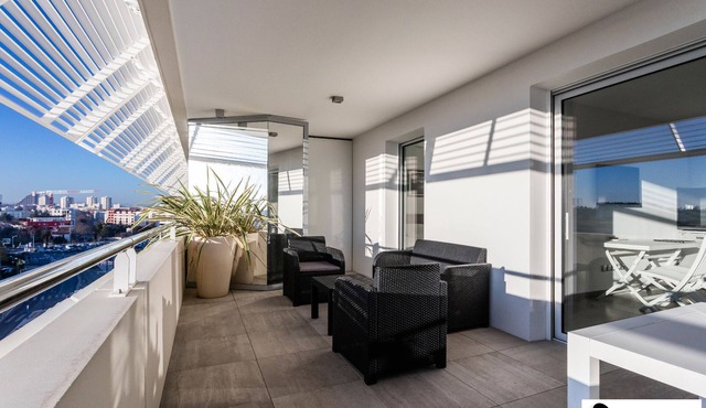 Port Marianne/New Town Hall: terrace, air conditioning, elevator & garage