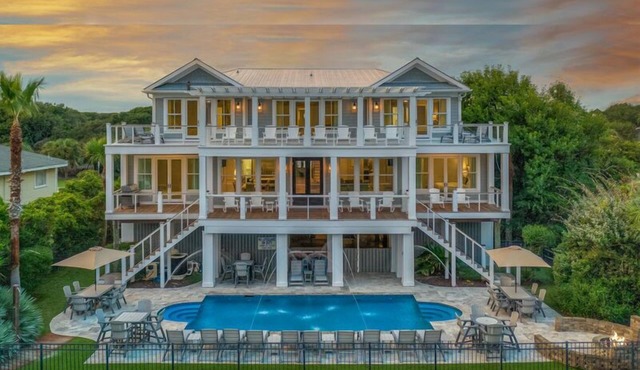 Port of Call on Isle of Palms OCEAN FRONT, Pool, boardwalk, putting green