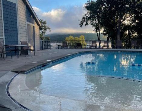 Port of Kimberling Marina & Resort