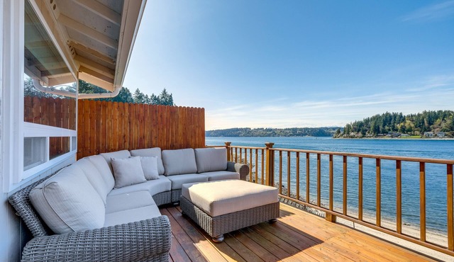 Port Orchard Waterfront Retreat: Steps to Beach!