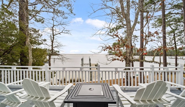 Port Peninsula Waterfront Paradise - Waterfront with Dock & Boat Lift