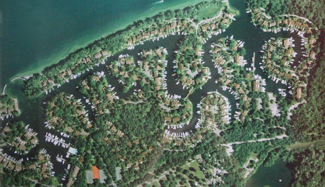 Port Ripaille: Your house right on the lake/the best of mountains and sea!