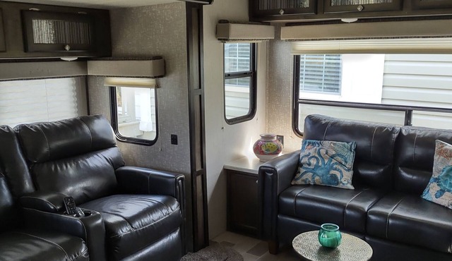 Port Saint Joe 1/1 Trailer that sleeps 4, only 2 blocks to Beach -Pet friendly!
