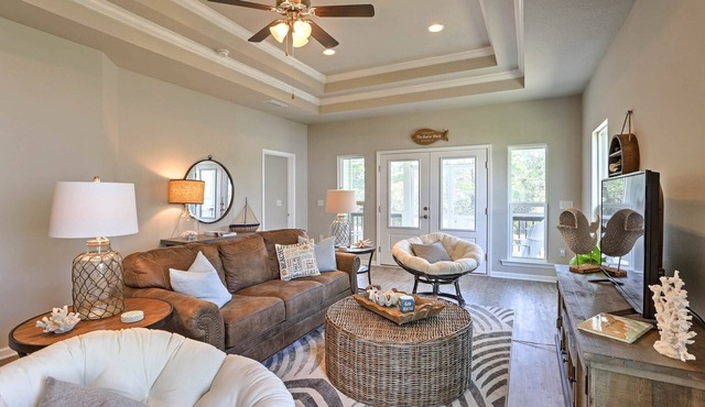 Port St Joe Beach House w/Pool Access!