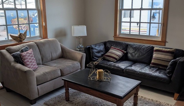 Port Stanley Village 4BR – Walk to Little Beach, Lake Views w/Hot Tub