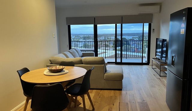 Port View Luxury Apartment - Central with great views
