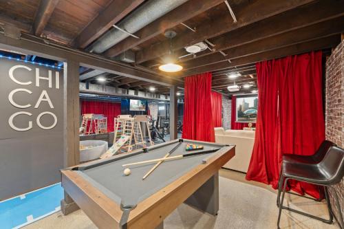 Portage Park, Jacuzzi, Movie Theater, Games & Arcade