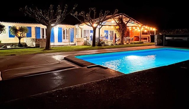 Porte Bleue - perfect for group holidays or wedding guests