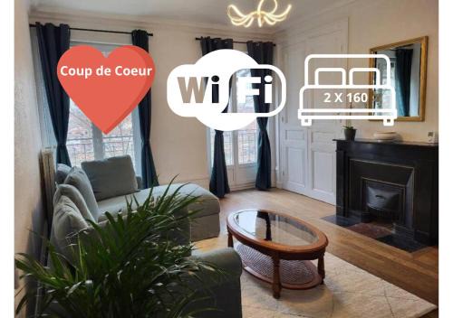 Porte du Vieux Lyon 2, le long du quai