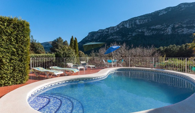 PORTILET - Great villa with private pool amidst the mountains.