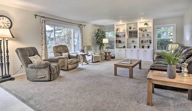 Portland Area Home, 32 Mi to Mt Hood!